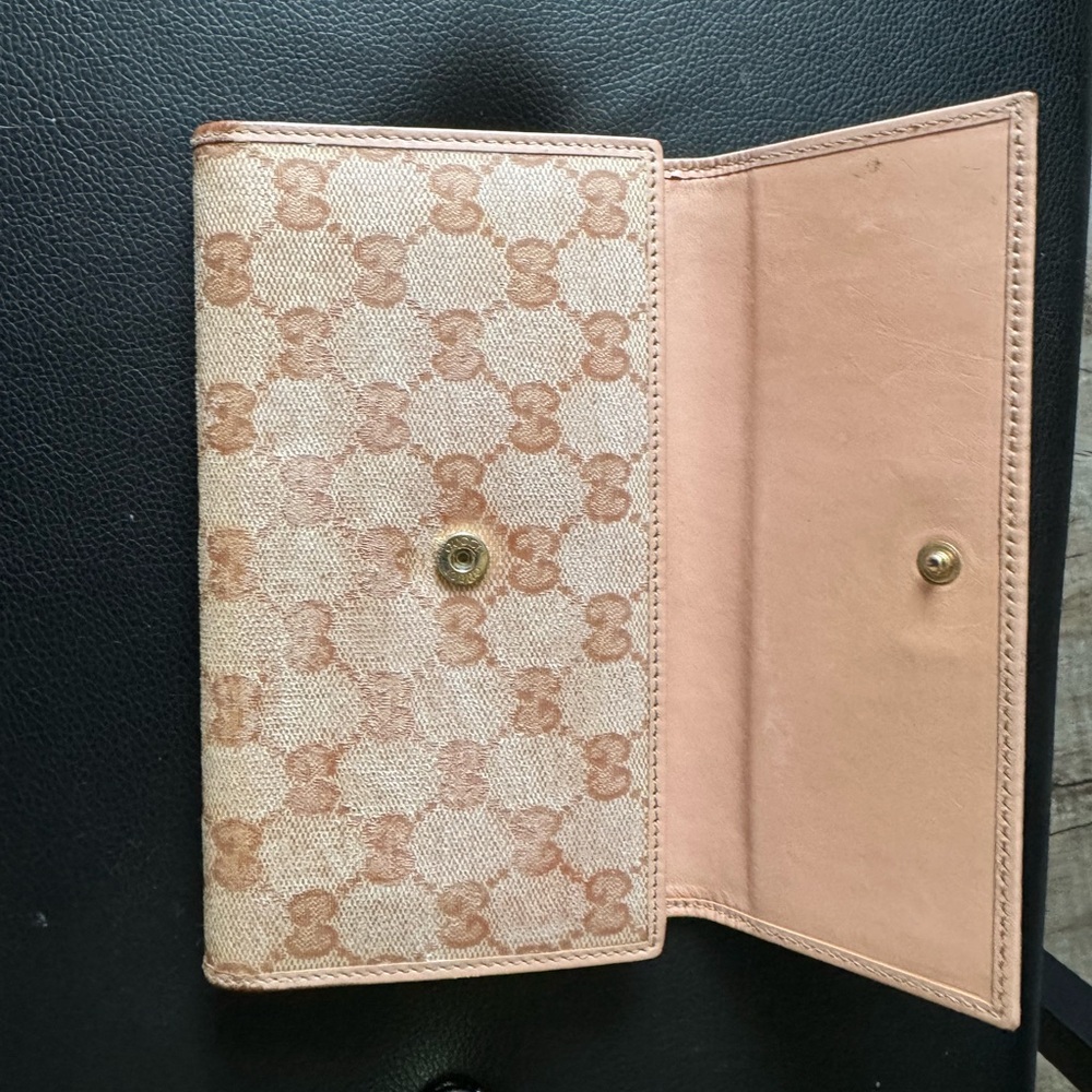 Gucci Tan Wallets Iconic GG Monogram - Picture 2 of 8